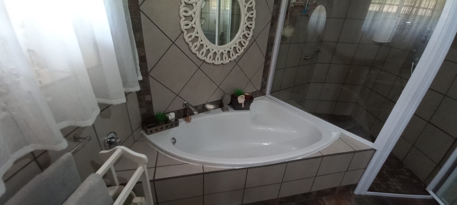To Let 3 Bedroom Property for Rent in La Provance Free State